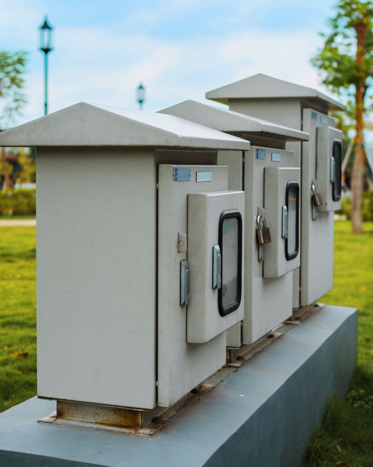 Weatherproof outdoor equipment cabinets