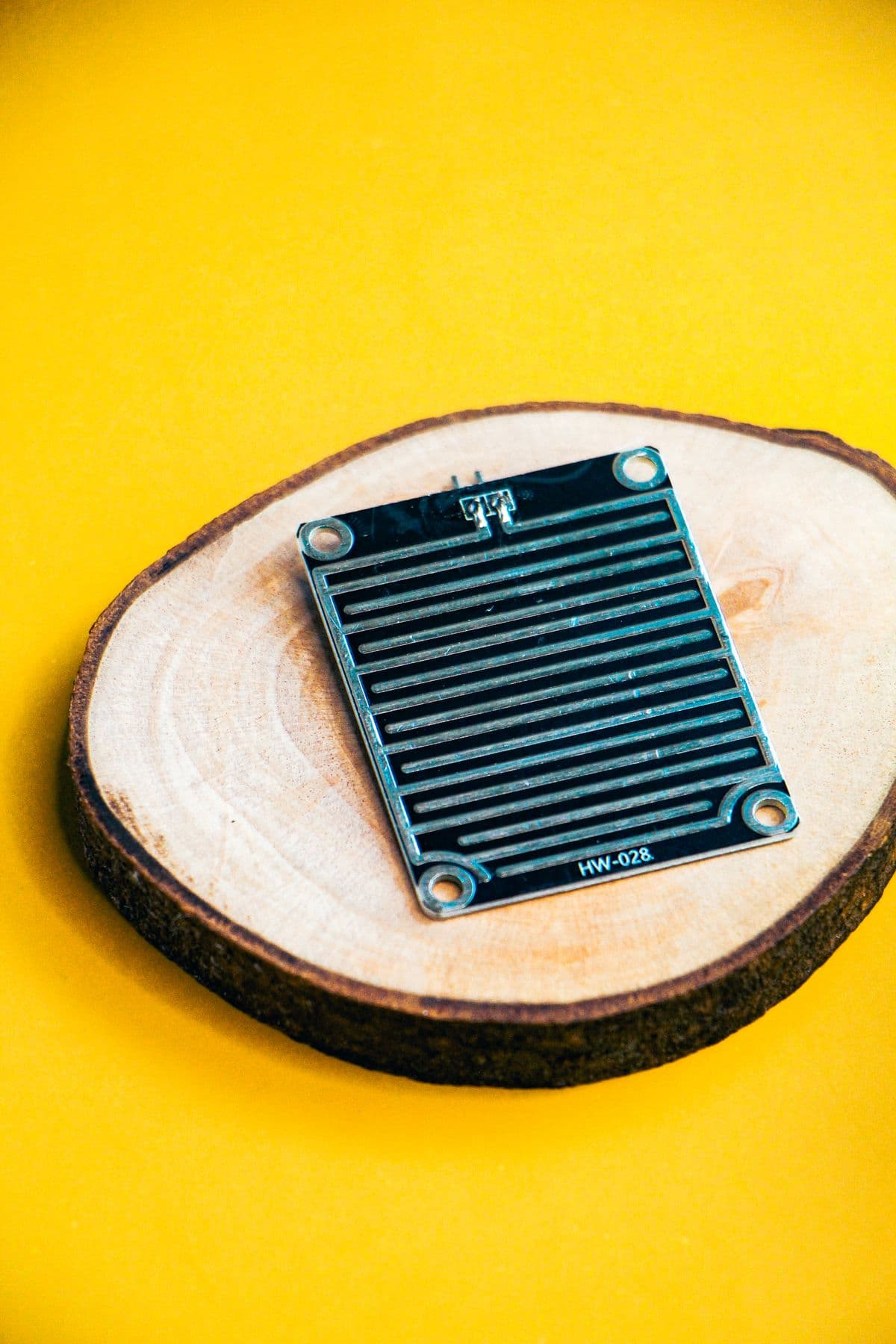 Small digital sensor module of the type used in the microphone array